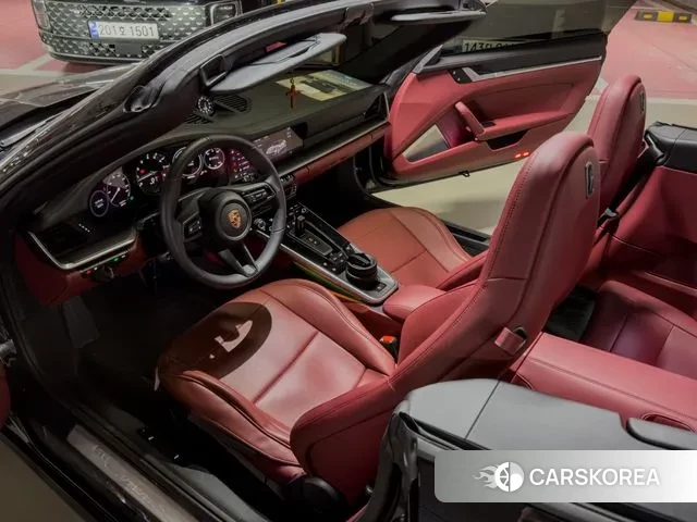 Porsche 911(992) id 3538109 из Кореи 8