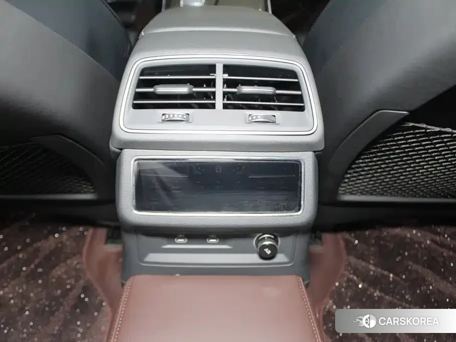 Audi A6L id 4644587 из Китая 11