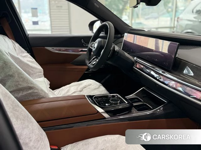 BMW 7 Series (G70) 2026 Черный из Кореи, фото 6