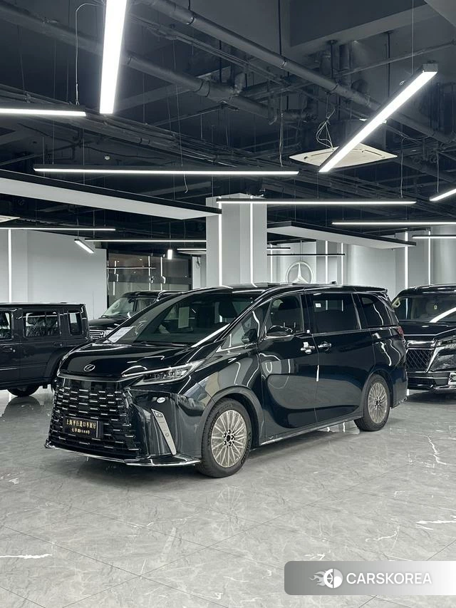 Lexus LM id 4273852 из Китая 7