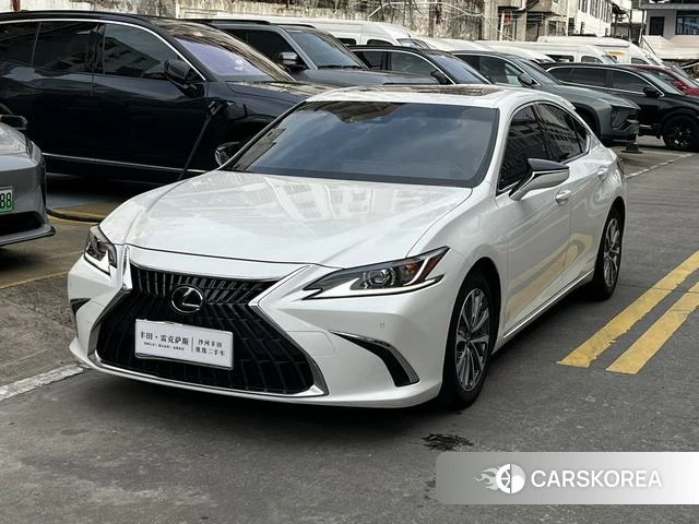 Lexus ES id 4367535 из Китая 25