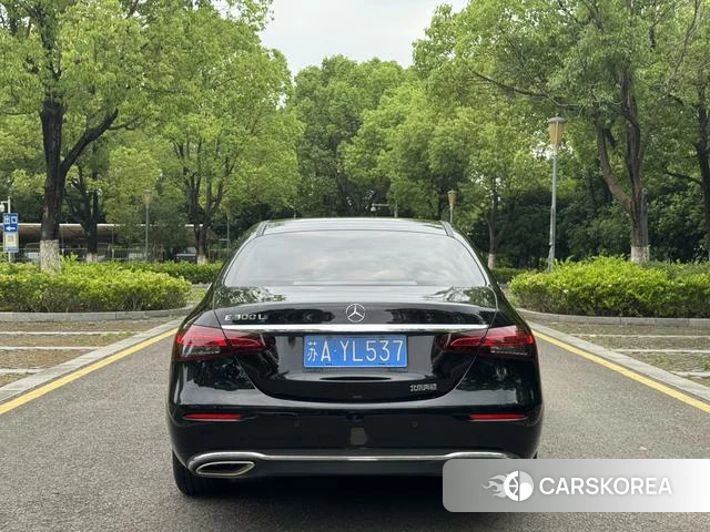 Mercedes-Benz E-class 2023 Черный из Китая, фото 6