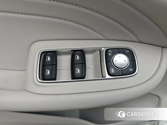 Roewe iMAX8 EV id 4206985 из Китая 20