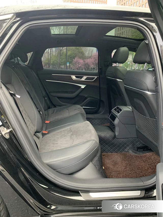 Audi A6L id 3909013 из Китая 11