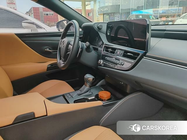 Lexus ES id 4299876 из Китая 12