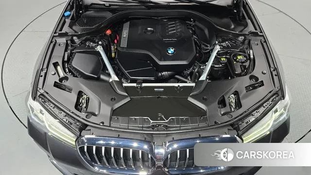 BMW 5 Series (G30) id 3422129 из Кореи 16