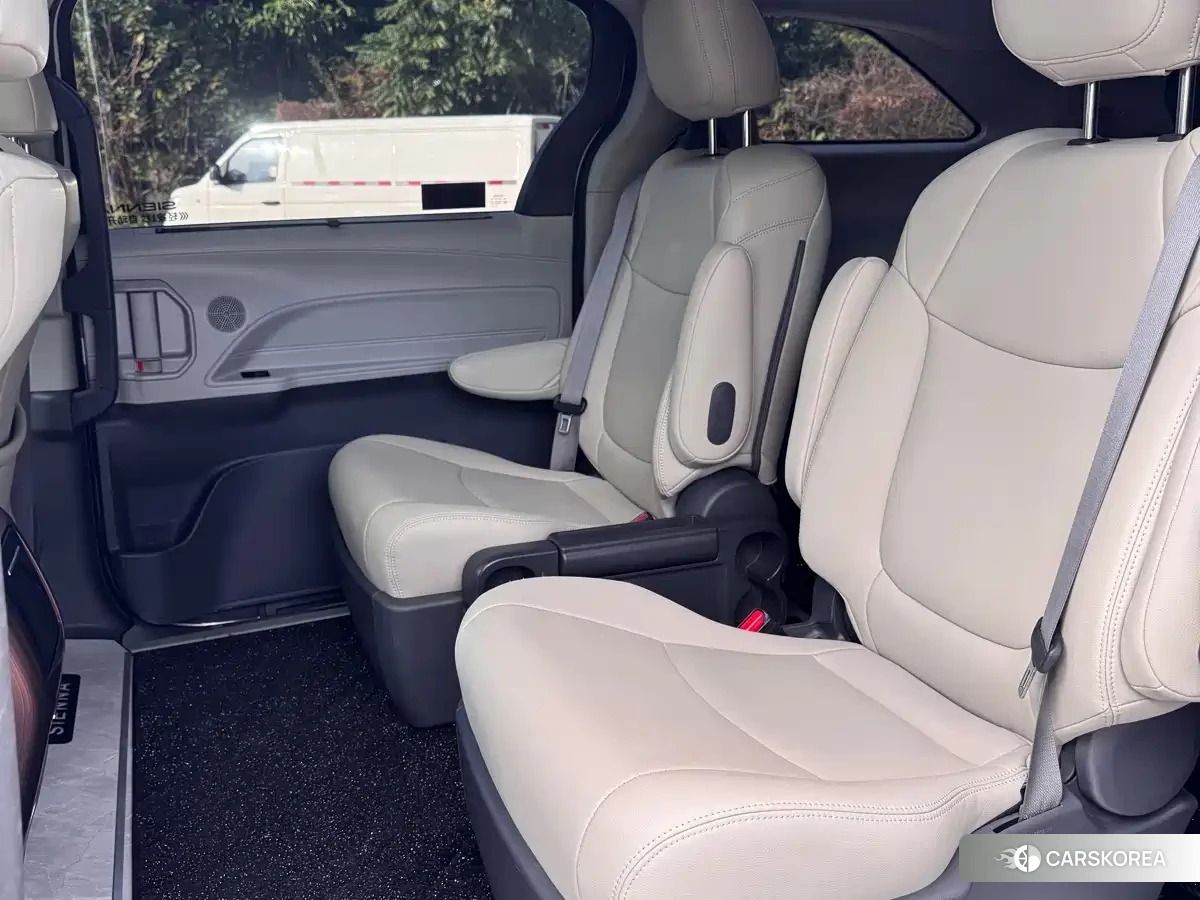 Toyota Sienna id 4547524 из Китая 7