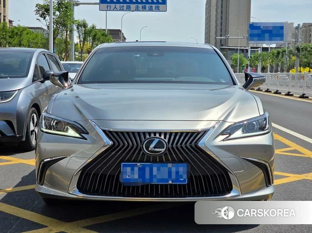 Lexus ES id 4394022 из Китая 8