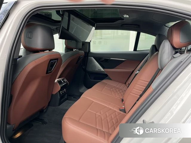 BMW i5 2025 Белый из Китая, фото 6