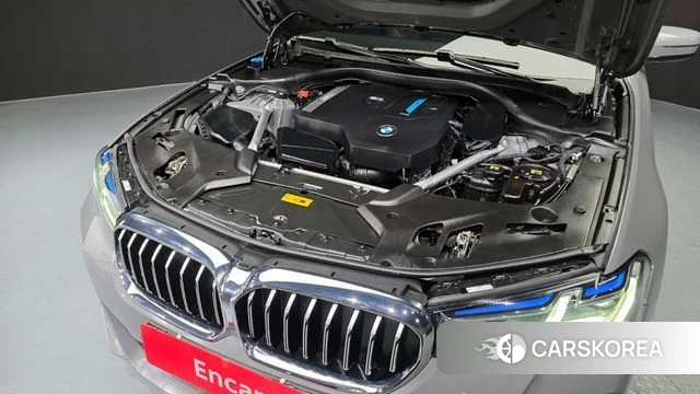 BMW 5 Series (G30) id 3910455 из Кореи 16