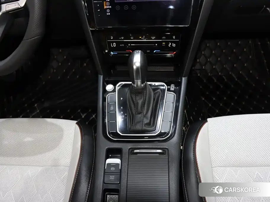 Volkswagen Magotan id 4680436 из Китая 16