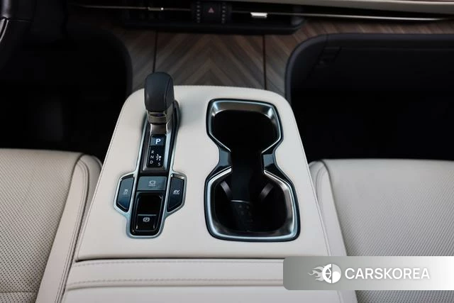Lexus LM id 4353532 из Китая 19