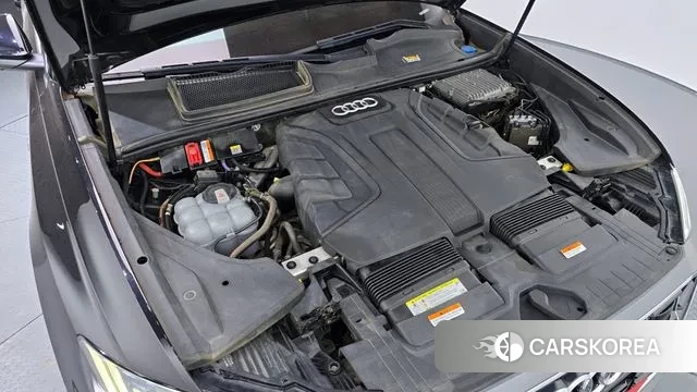 Audi Q8 (4M) id 2985532 из Кореи 16