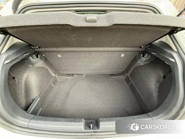 Volkswagen Polo id 4263893 из Китая 12
