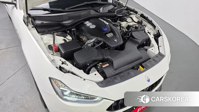 Maserati Ghibli id 2995506 из Кореи 16