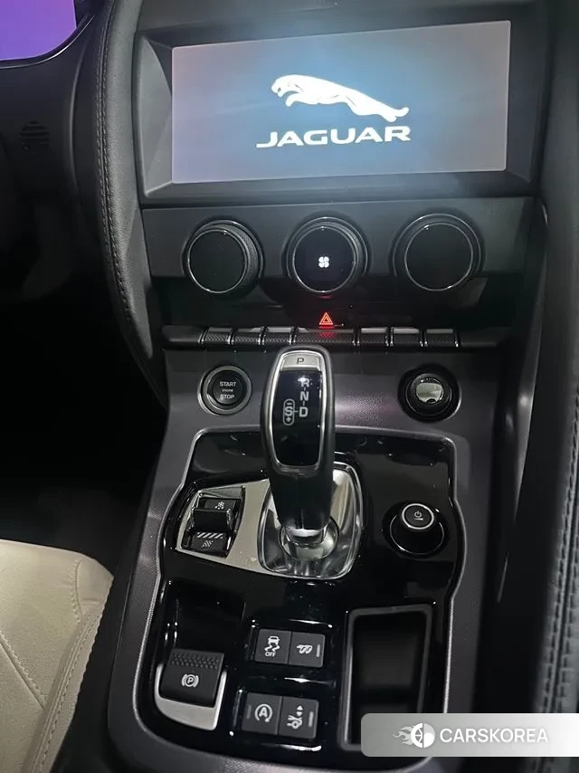 Jaguar F-TYPE 2023 Красный из Кореи, фото 6