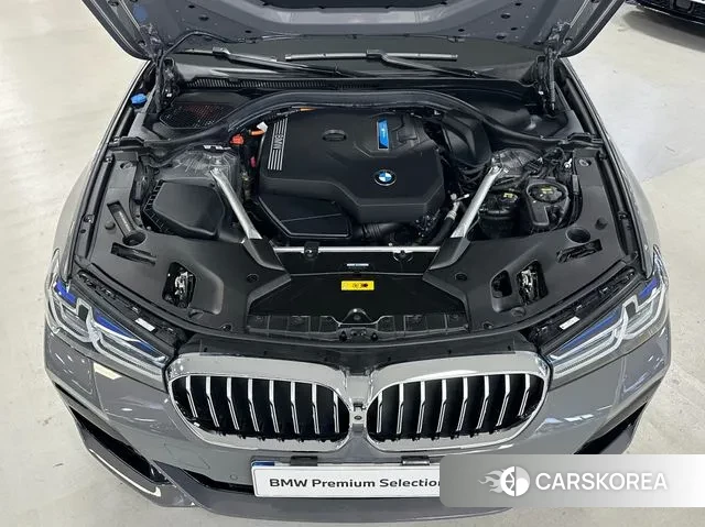 BMW 5 Series (G30) id 3438167 из Кореи 16