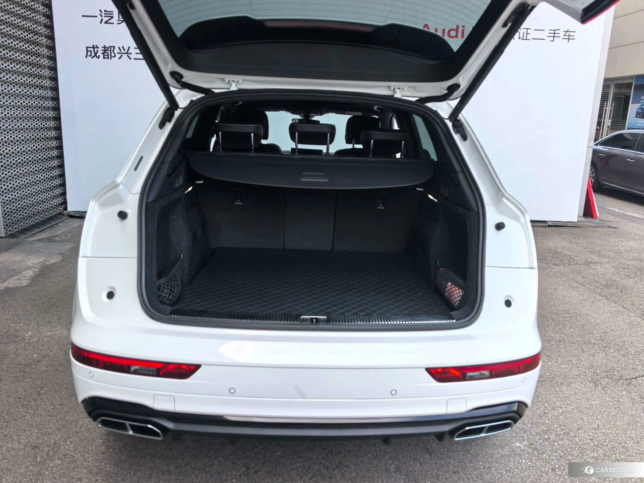 Audi Q5L id 4440298 из Китая 16