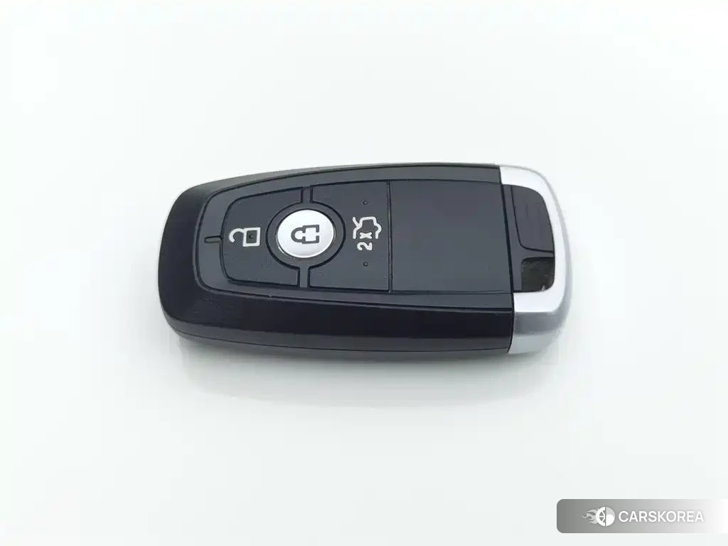 Ford Fox id 4565210 из Китая 20