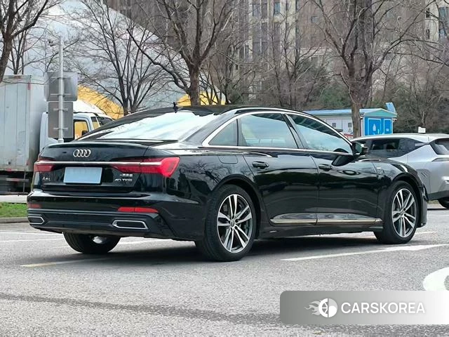 Audi A6L id 4300992 из Китая 8