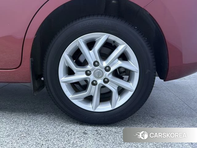 Nissan TIIDA id 4238417 из Китая 16
