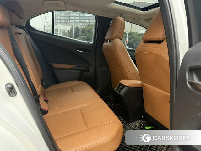 Lexus UX id 3857868 из Китая 20