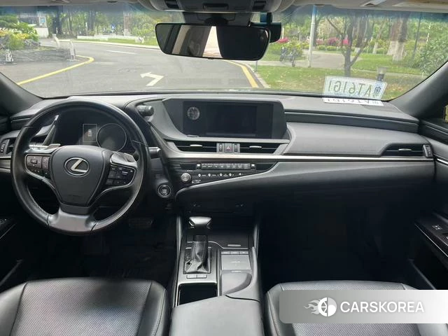 Lexus ES 2021 Темно-серый из Китая, фото 6