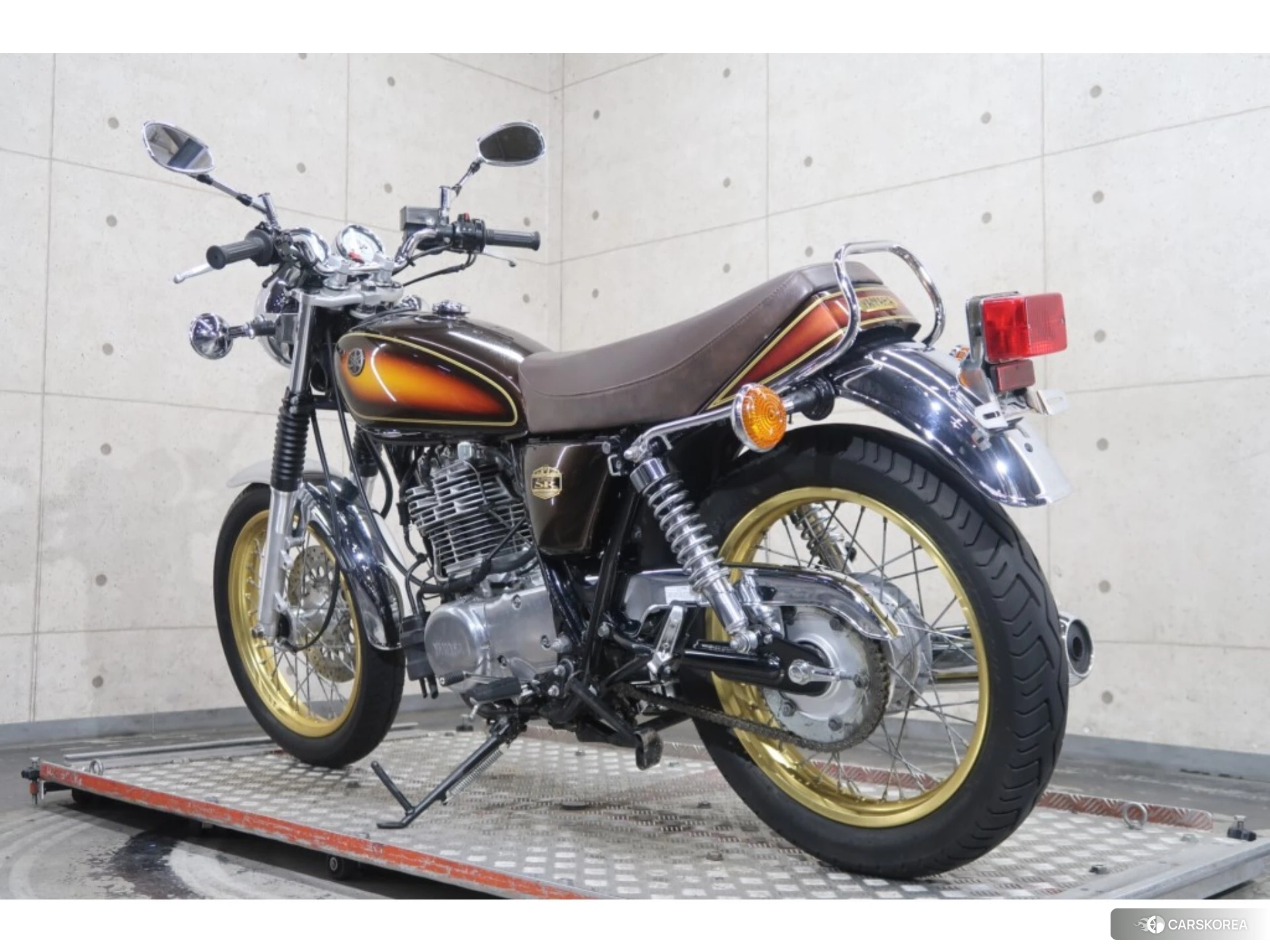 Yamaha SR 400 id 4373655 из Японии 6