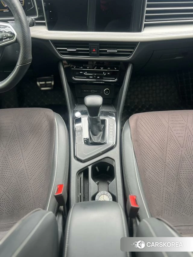 Volkswagen Tiguan L id 4341618 из Китая 10