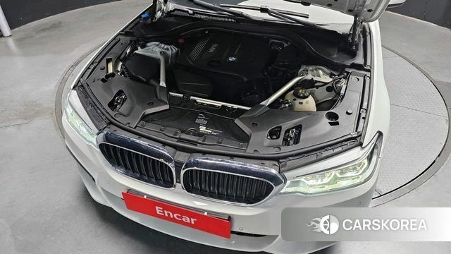 BMW 5 Series (G30) id 3894160 из Кореи 16