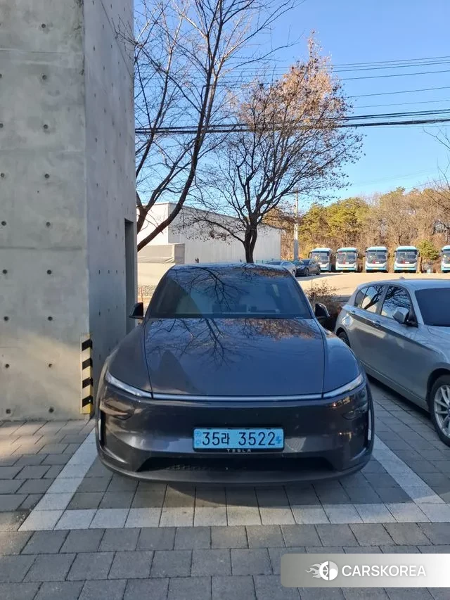Tesla Model Y 2025 Серый из Кореи, фото 6