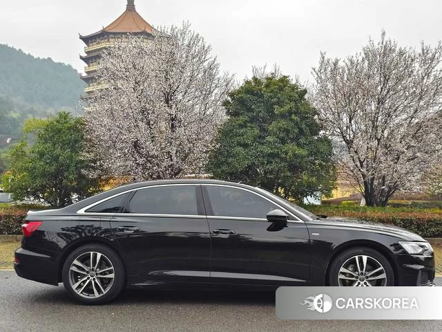 Audi A6L id 4241276 из Китая 12