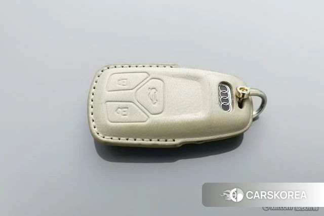 Audi Q5L Sportback id 4210702 из Китая 18