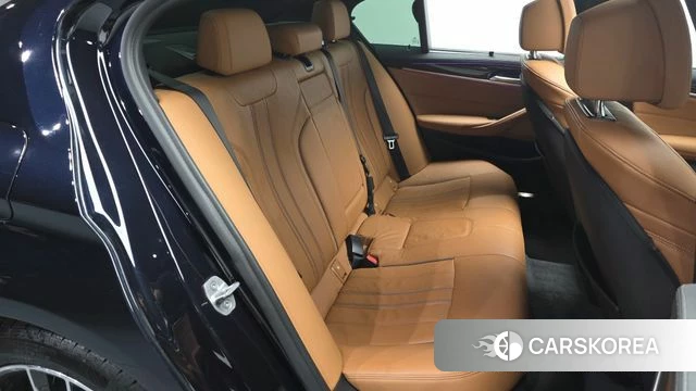 BMW 5 Series (G30) id 3941134 из Кореи 16