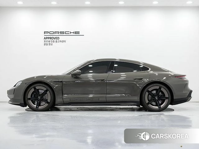 Porsche Taycan id 4291668 из Кореи 16