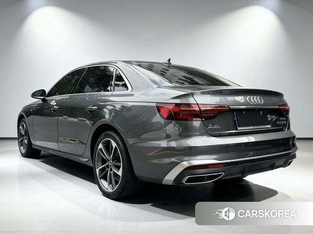 Audi A4L 2022 Темно-серый из Китая, фото 6
