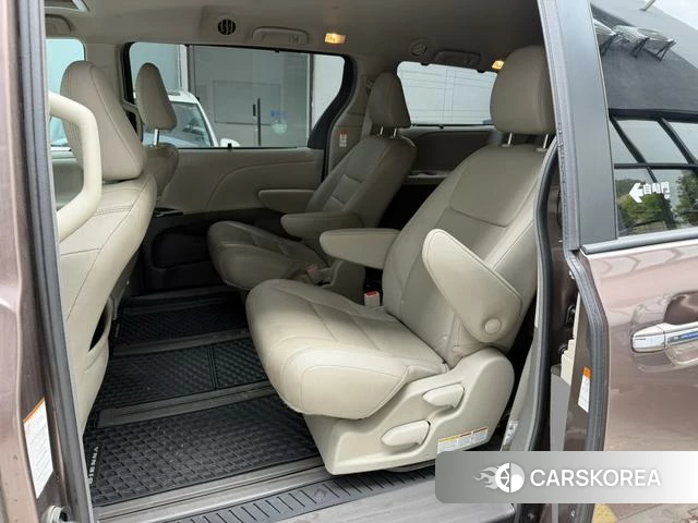 Toyota Sienna id 4239684 из Китая 13