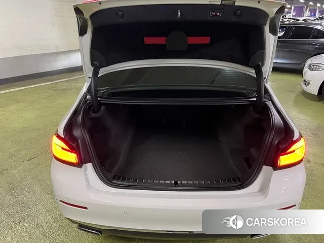 BMW 5 Series (G30) id 3770247 из Кореи 16