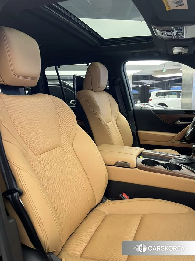 Lexus LX 2024 Черный из Китая, фото 6