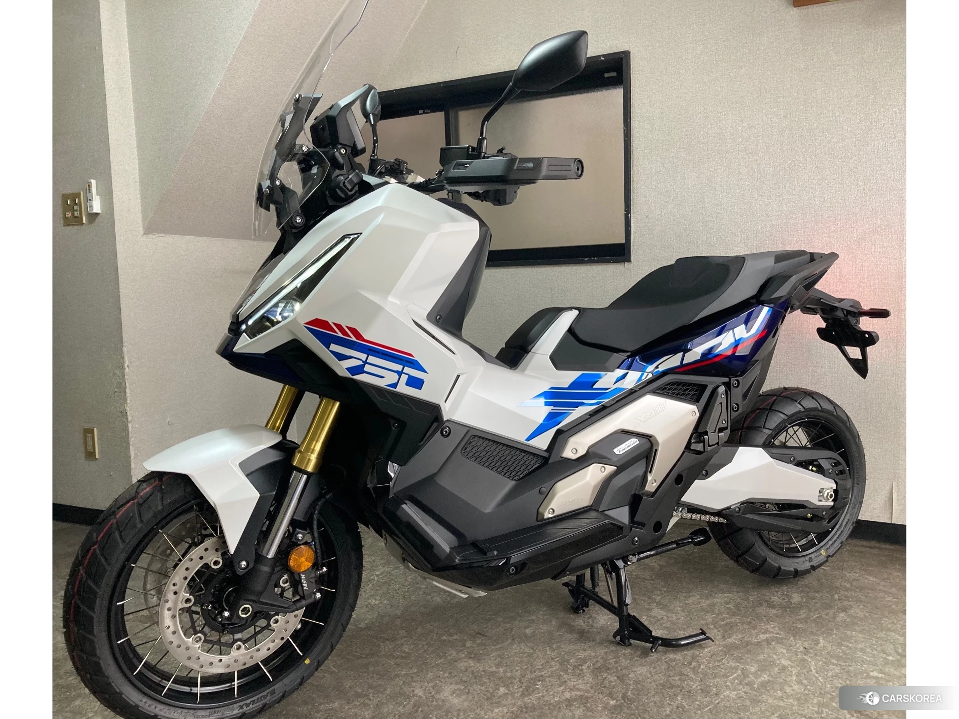Проданный Honda X-ADV 750 id 4248031 из Японии, фото 6