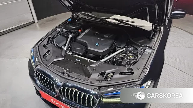 BMW 5 Series (G30) id 3341986 из Кореи 16