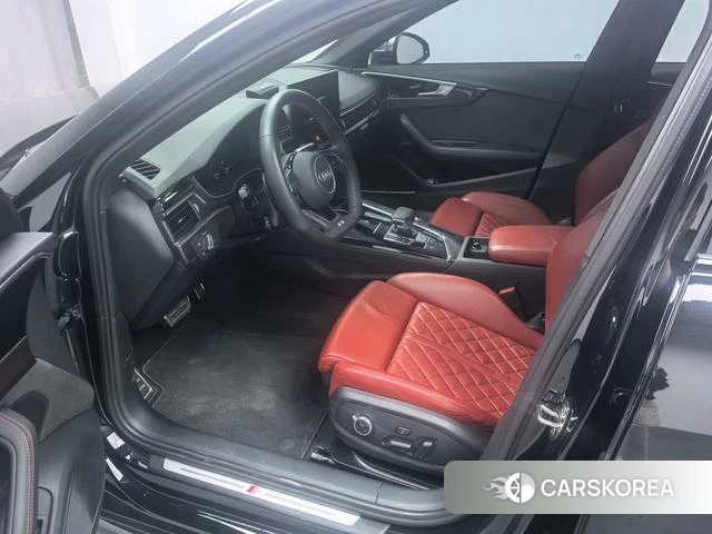 Audi S4 2023 Черный из Китая, фото 6