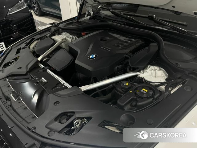 BMW 5 Series (G30) id 3915035 из Кореи 13