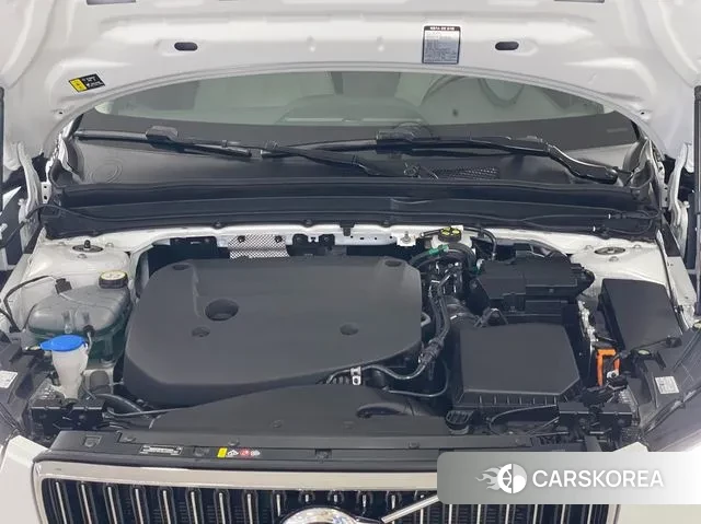 Volvo XC40 id 3733908 из Кореи 16