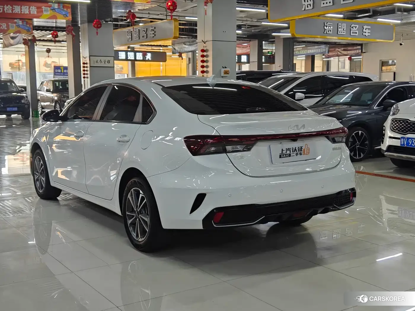 Kia K3 2023 Белый из Китая, фото 6