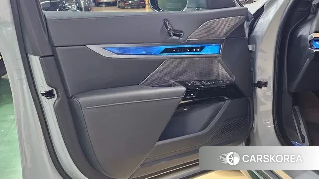 BMW 7 Series (G70) id 3082647 из Кореи 16