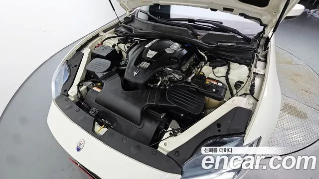 Maserati Quattroporte id 2860581 из Кореи 16