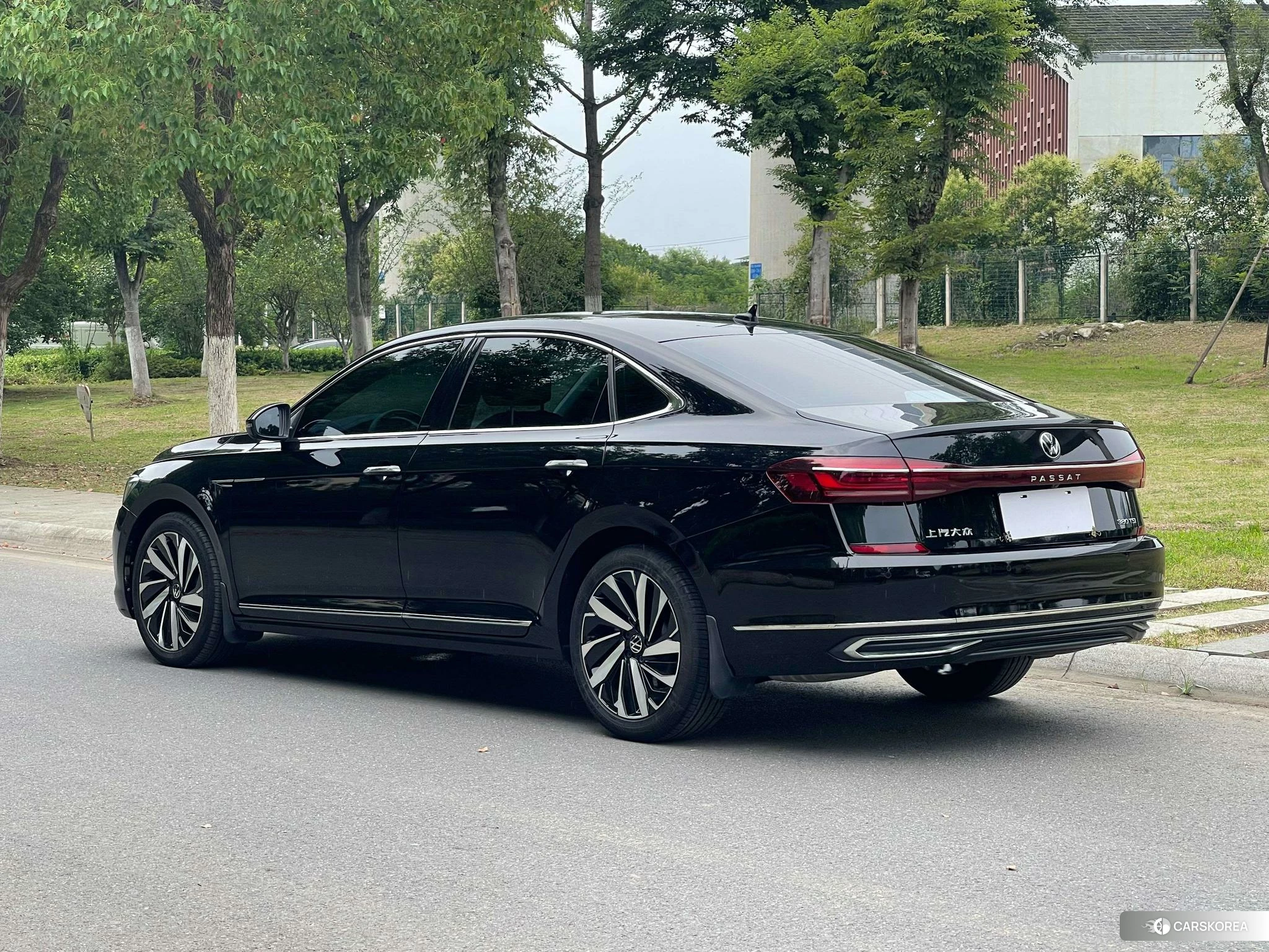 Volkswagen Passat id 4492872 из Китая 16