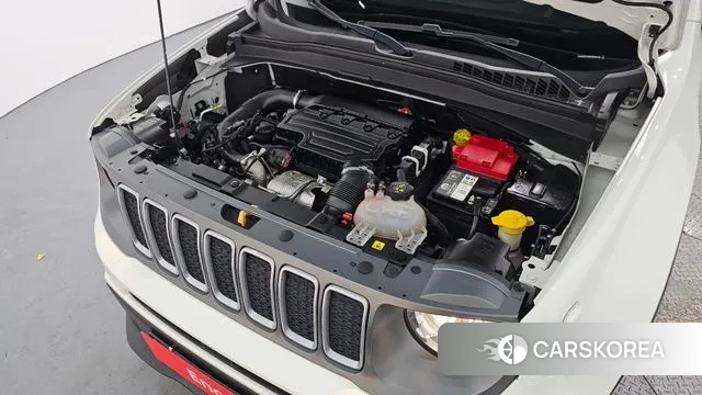 Jeep Renegade id 3746147 из Кореи 16