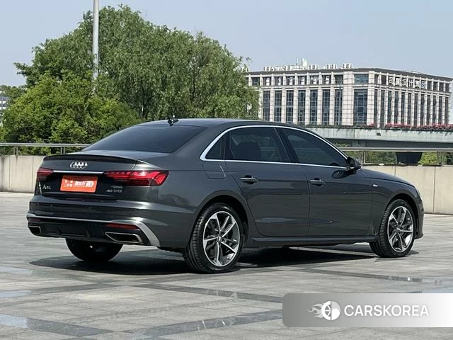 Audi A4L 2021 Темно-серый из Китая, фото 6